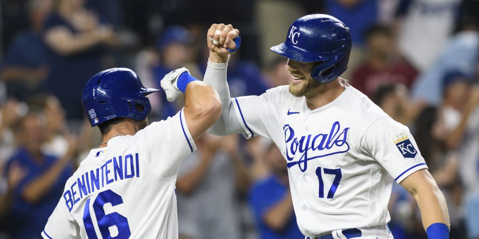Hunter Dozier Homer helps the royal family win the pack with the Astros
