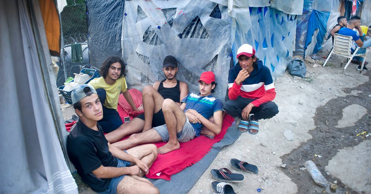 Barbed wire and CCTV: No one is allowed in or out of the new Greek refugee camp |  Abroad