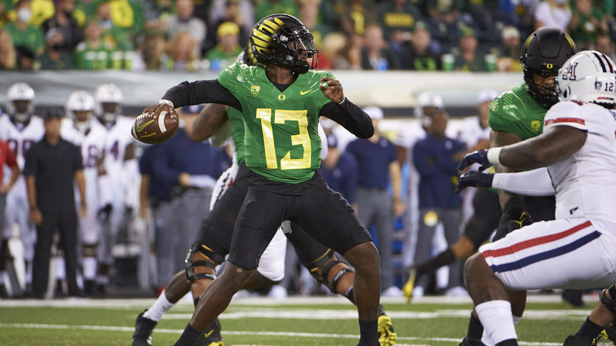 College football scores, schedule, top 25 NCAA rankings, today's games: Oregon, BYU, USC in action late at night