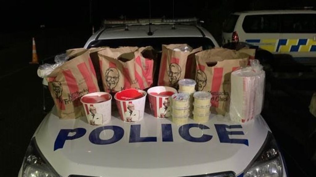 Criminals smuggle Kentucky Fried Chicken and money to the largest city in New Zealand