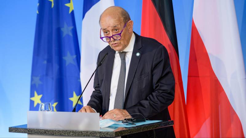 France recalls US and Australian ambassadors over security deal