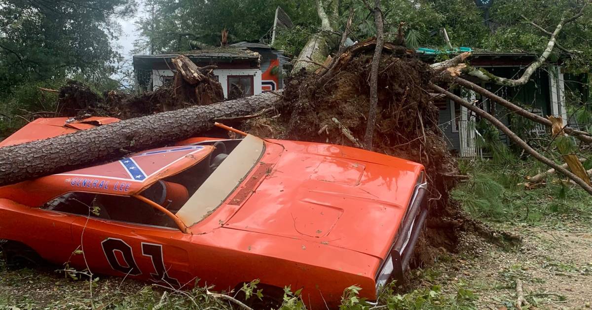 'General Lee' by the Dukes of Hazzard protagonist was badly damaged by the hurricane |  the cars