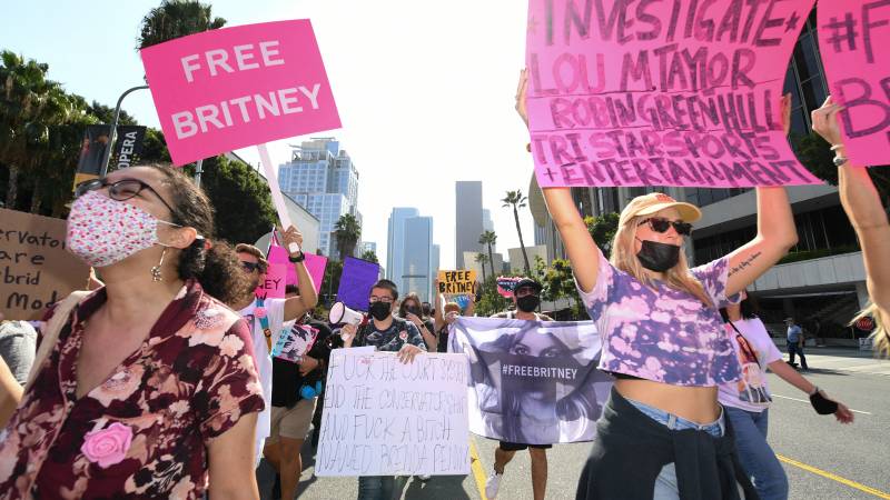 Judge Father Britney Spears suspends bankruptcy trustee