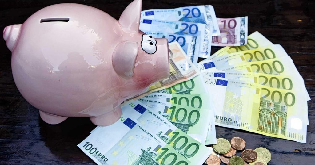 'More Dutch people have foreign savings accounts' |  Financial issues