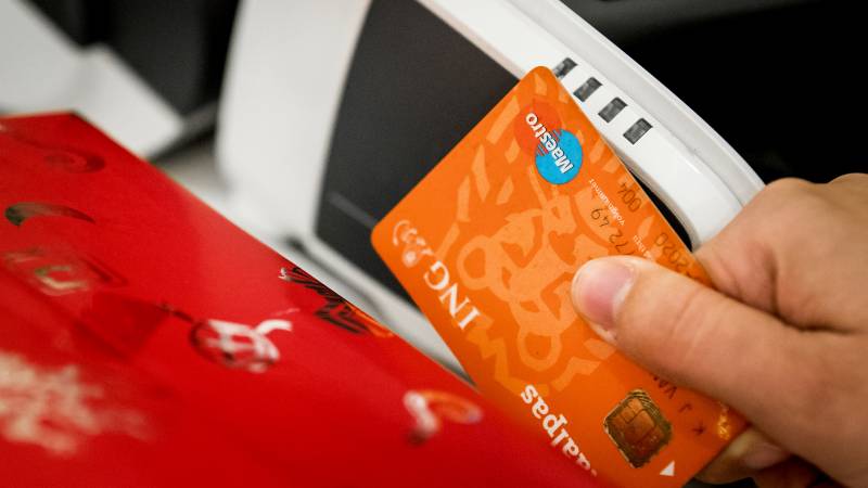 Is this a debit or credit card?  Payment cards will be replaced from 2023