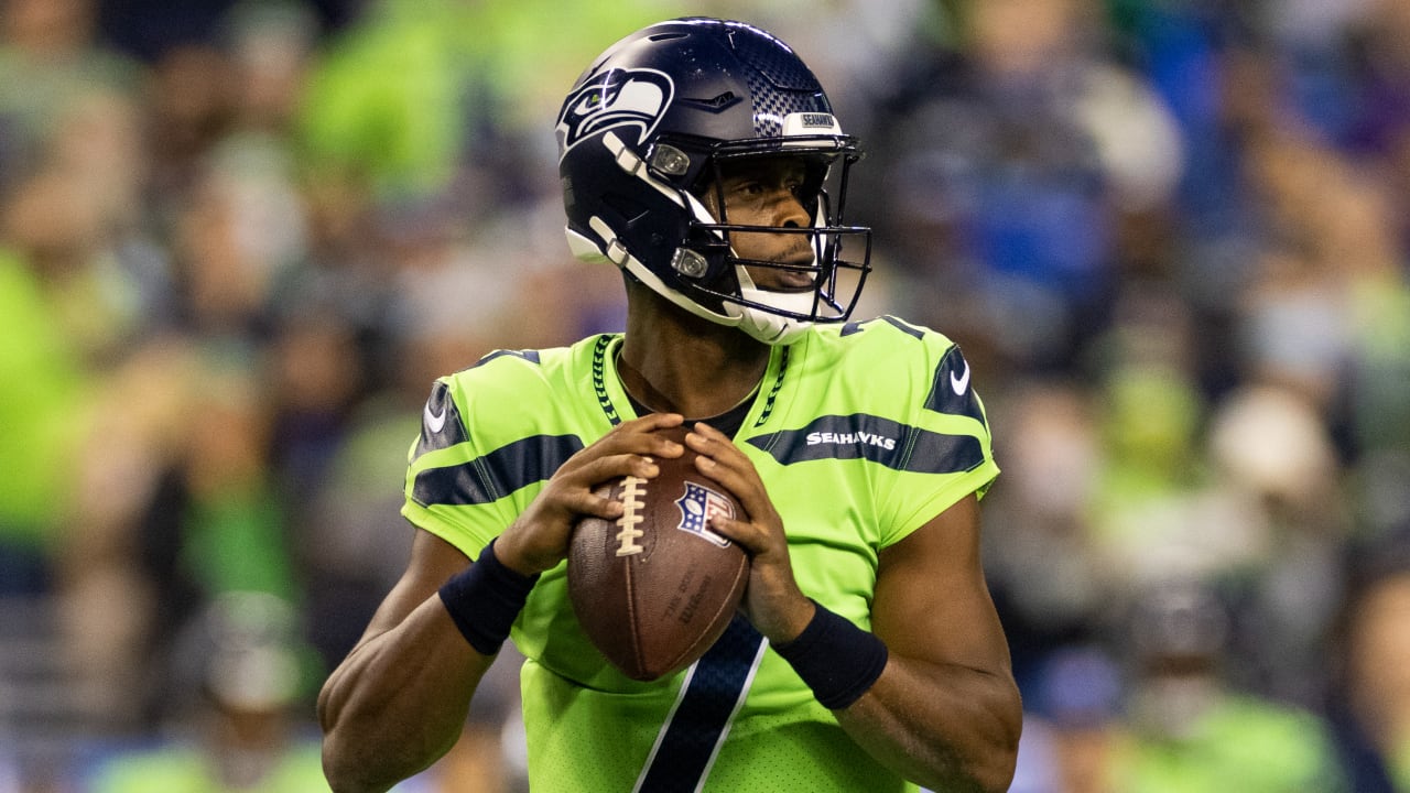 Seahawks QB Jeno Smith Still on the Ground Before First Start Since 2017: 'I'm New, I'm Ready'