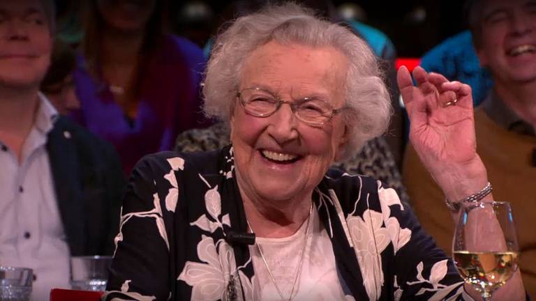 Grandma Lenny at De Wereld Draait Door in 2019.