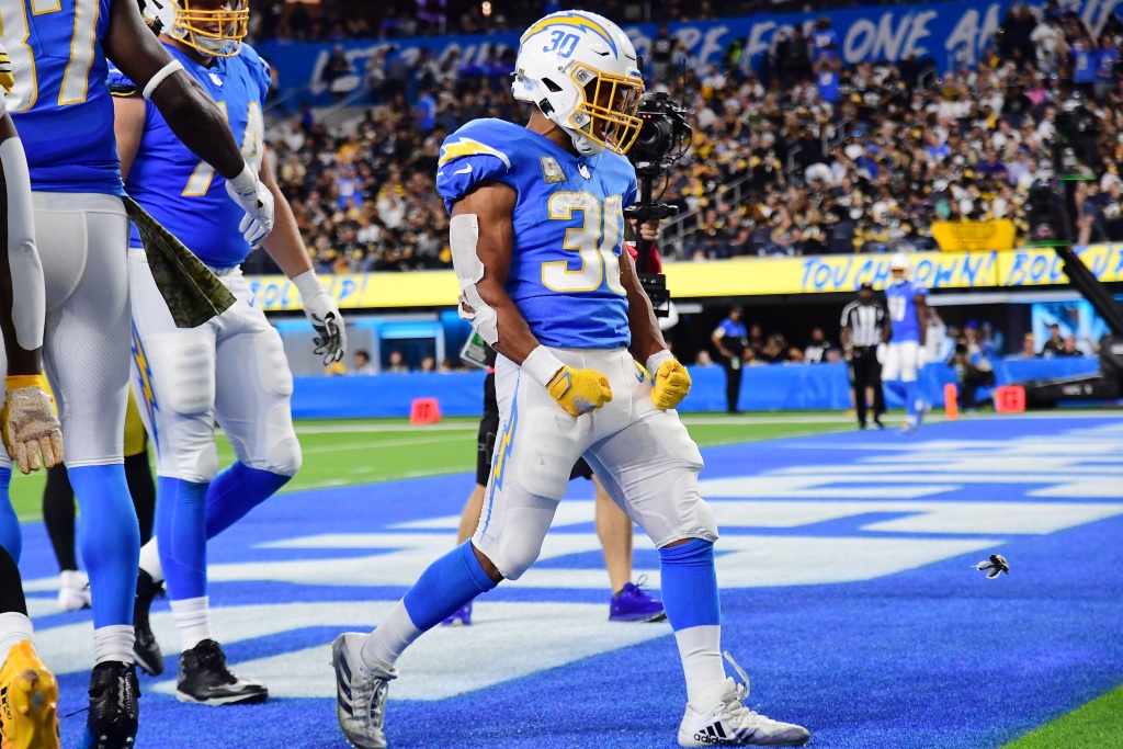 Sunday Night Football: Chargers outperform Steelers with a 41-37 . win