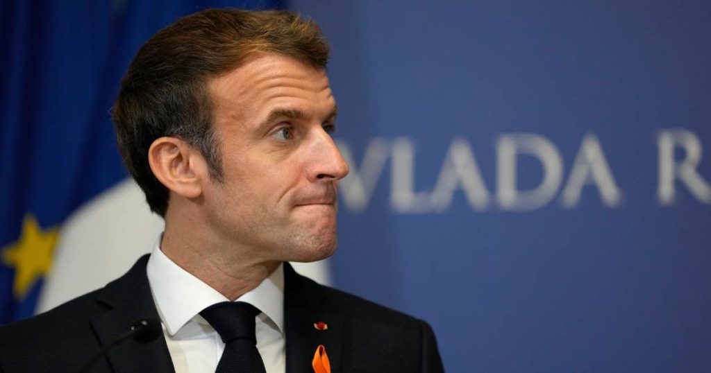 The French president gives the Netherlands an additional 3 euros to the minimum wage |  a job