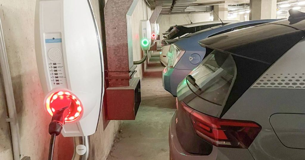 Motorists complain of 'horrific parking garage' House |  Policy