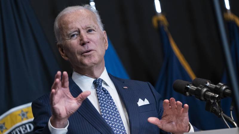 Biden considers compulsory vaccinations for officials • ‘UK opens door to EU, US’