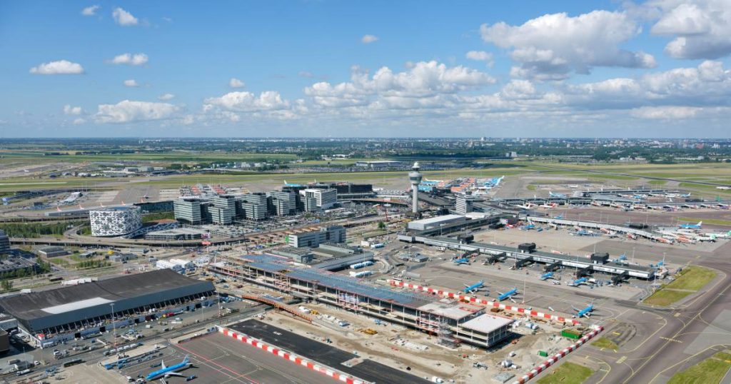 Concerns over Schiphol permit due to nitrogen regulations: 'Fewer flights' |  Economie