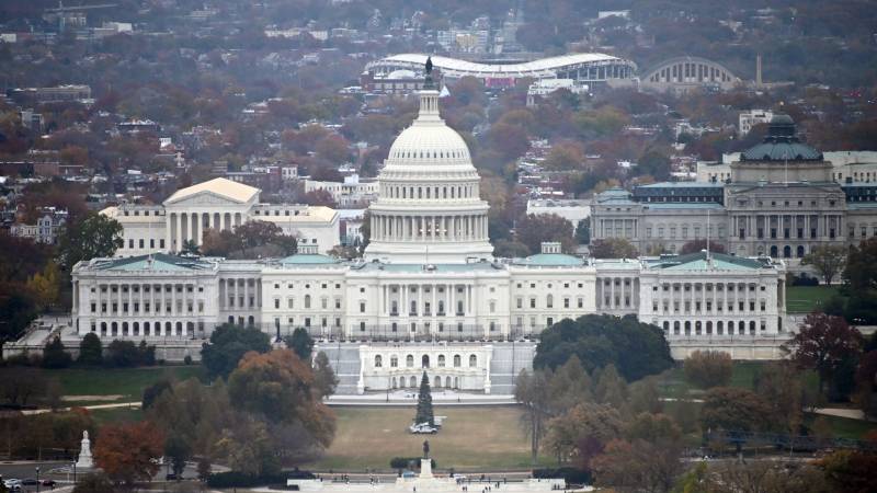 US Congress backs funding proposal, avoids shutdown