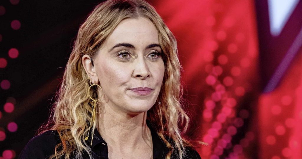 Anouk exits The Voice: 'Corrupt Gang' |  Television