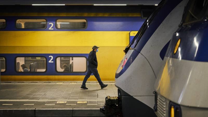 Even fewer trains starting tonight • Hospital occupancy rate continues to drop