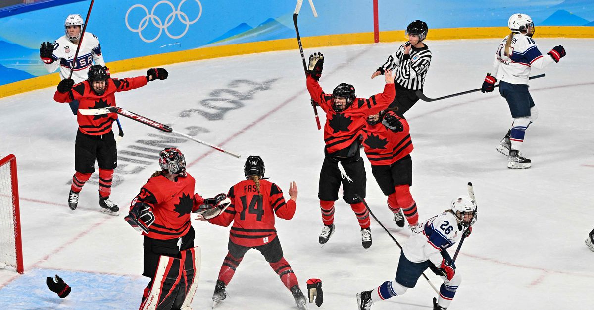 Gold for Canadian ice hockey players, silver for the United States