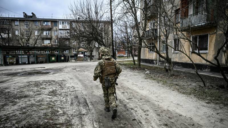Is war in Ukraine inevitable, or is there still a way back?