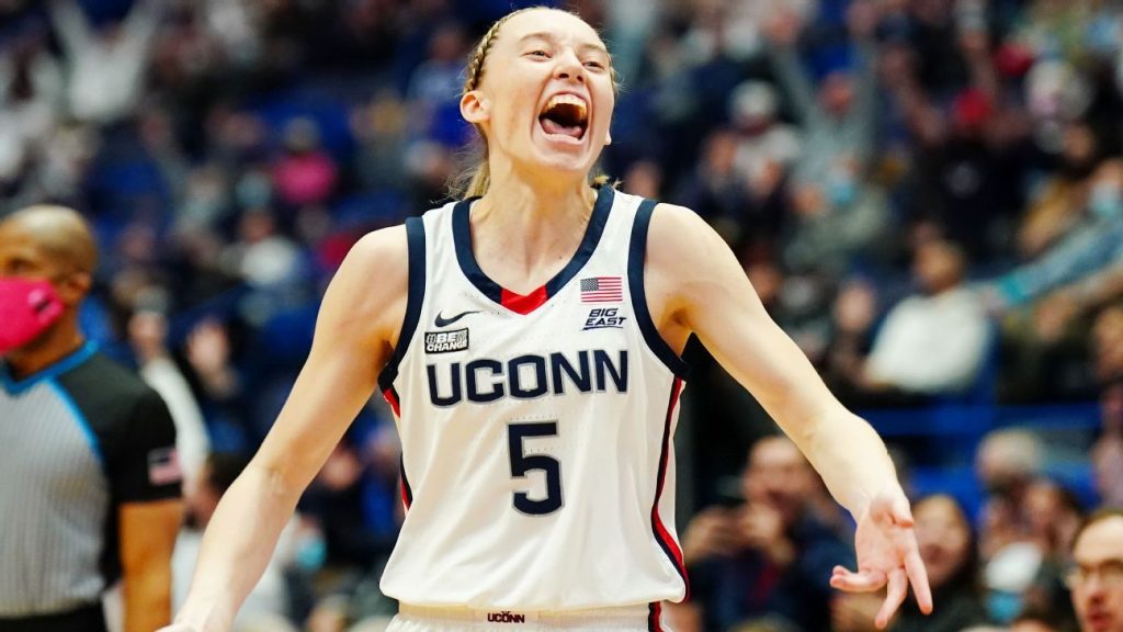 Paige Bueckers returned from a 19-game absence, scoring 8 points in UConn's win over St.  John's