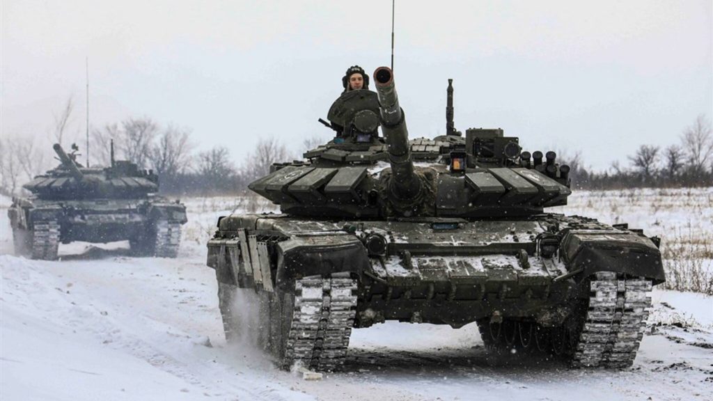 Pro-Russian separatists evacuate Ukrainian civilians to Russia