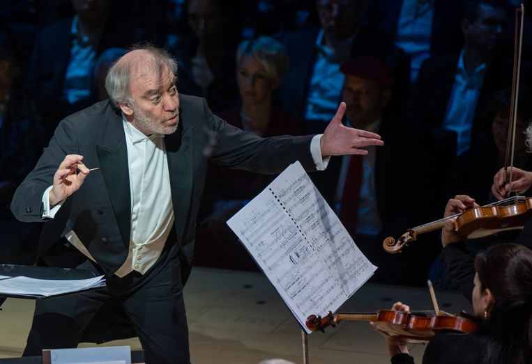 Rotterdam, Munich and Milan demand conductor Gergiev to distance himself from the war in Ukraine