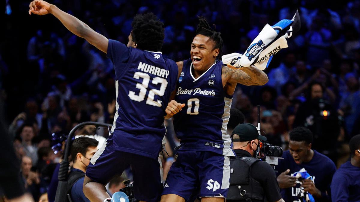 2022 March Madness Predictions: College basketball expert picks odds, streaks for Sunday’s Elite Eight games