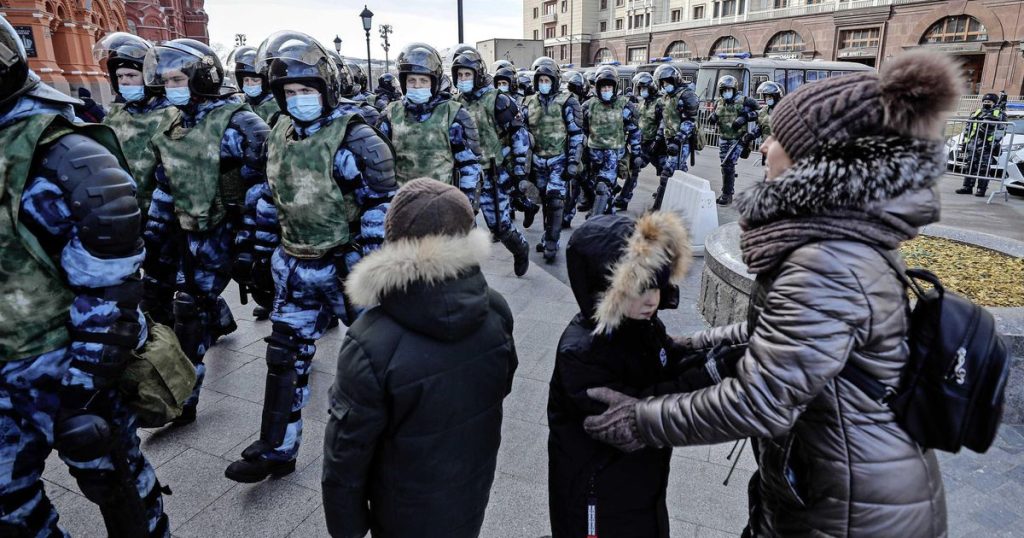 At least 3,500 people arrested in anti-war protests in Russia |  Abroad