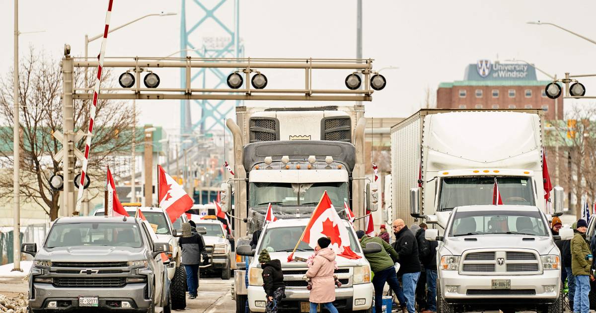 Canadian truck siege threatens U.S. border bridge car industry |  Abroad