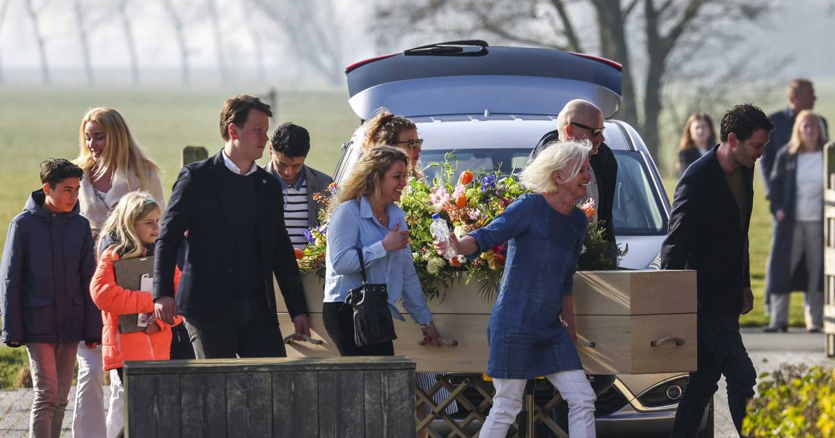 Family and friends say goodbye to Paulusma’s house |  Homepage