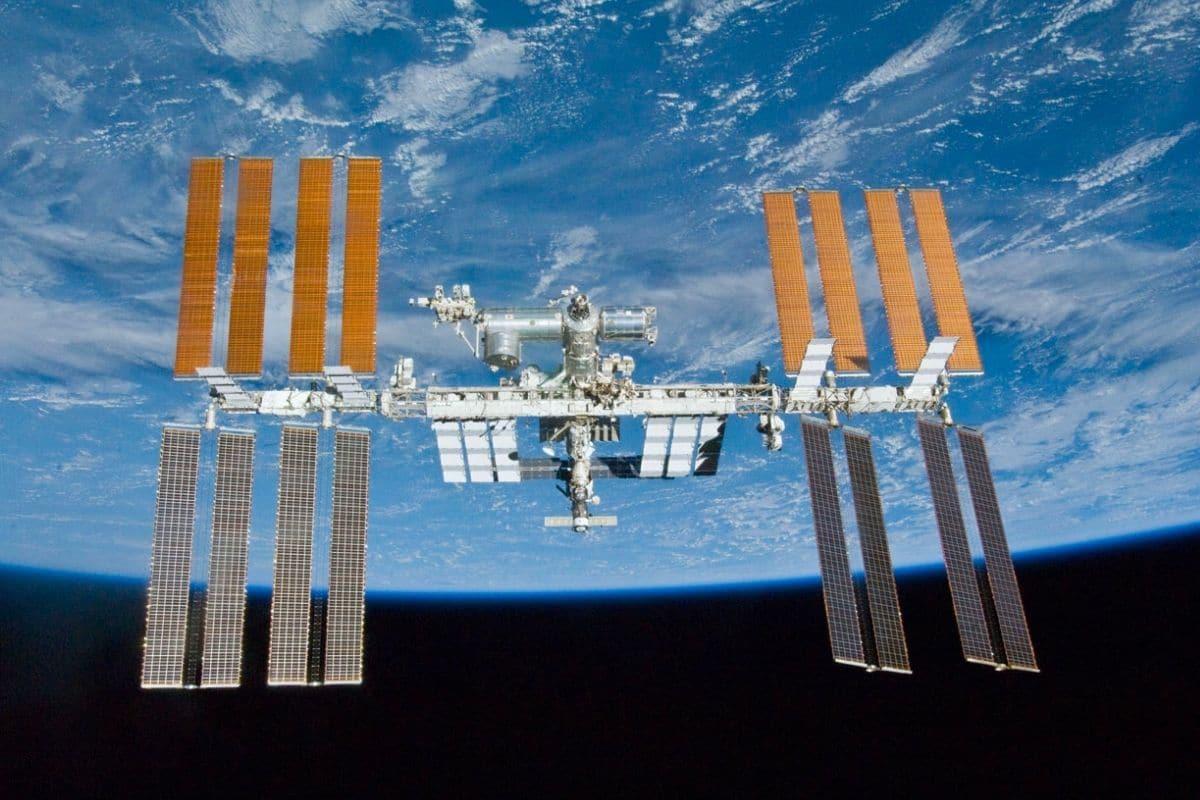 It rains threats on Twitter, but can the Russians really crash the International Space Station?