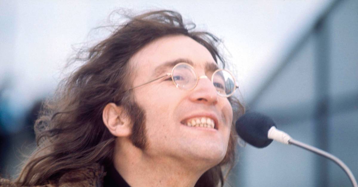 John Lennon's Peace Song Hears Across Europe for Ukraine |  Displays