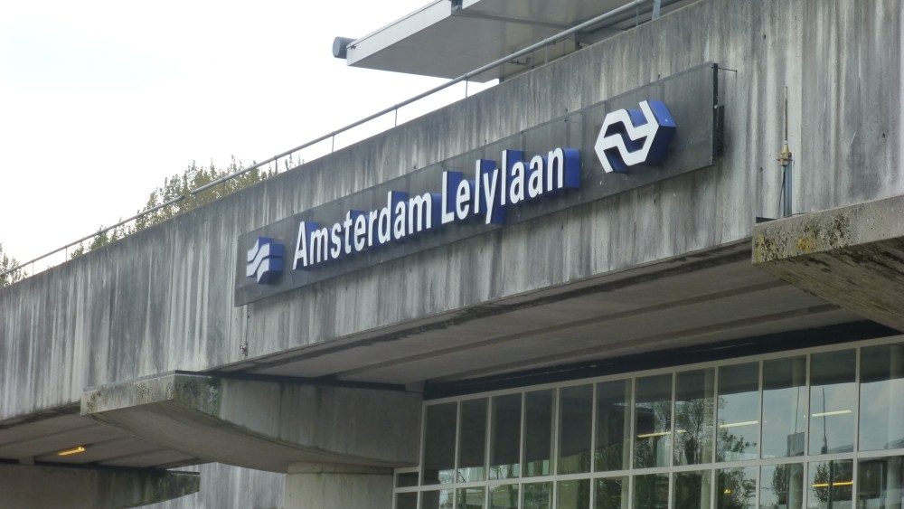 Lelylaan محطة station is fixed