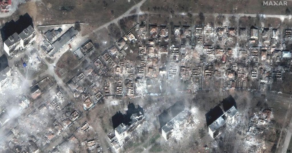 Long queues for food and devastated residential areas: New satellite images show heavily besieged Mariupol |  Abroad