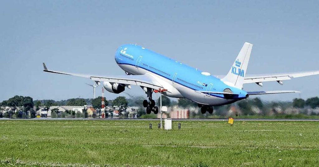 'Tears flowed with the Ukrainians on board the KLM plane' |  the interior