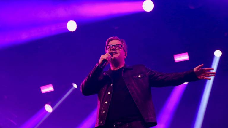 Guus Meeuwis at Paaspop (Photo: Lobke Kapteijns).