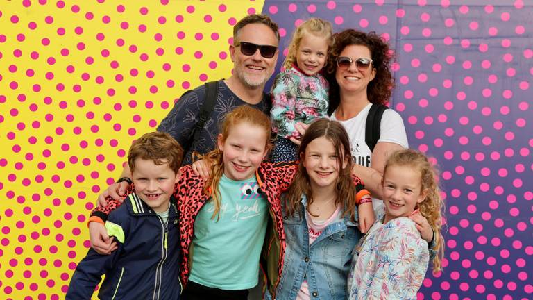 Lars, Sophie, Elaine, Teigen, Lara, Julia and Iris (Photo: Lobke Kapteijns).