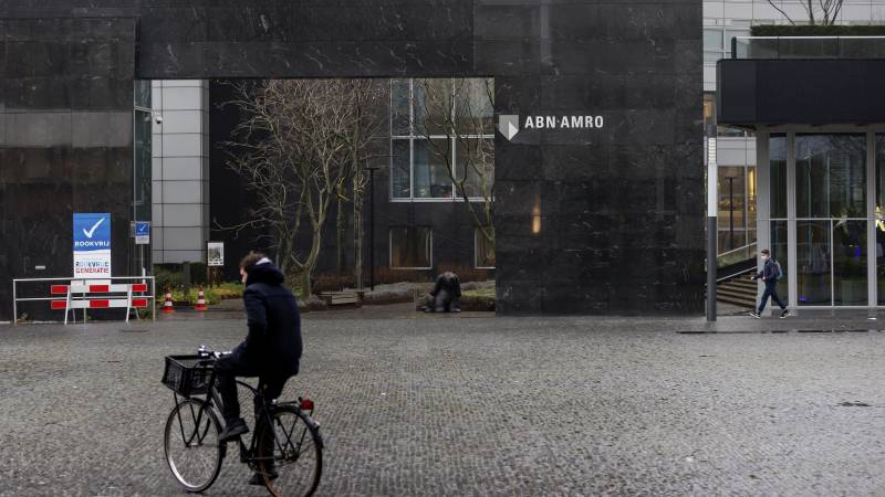 ABN Amro apologizes for past slavery