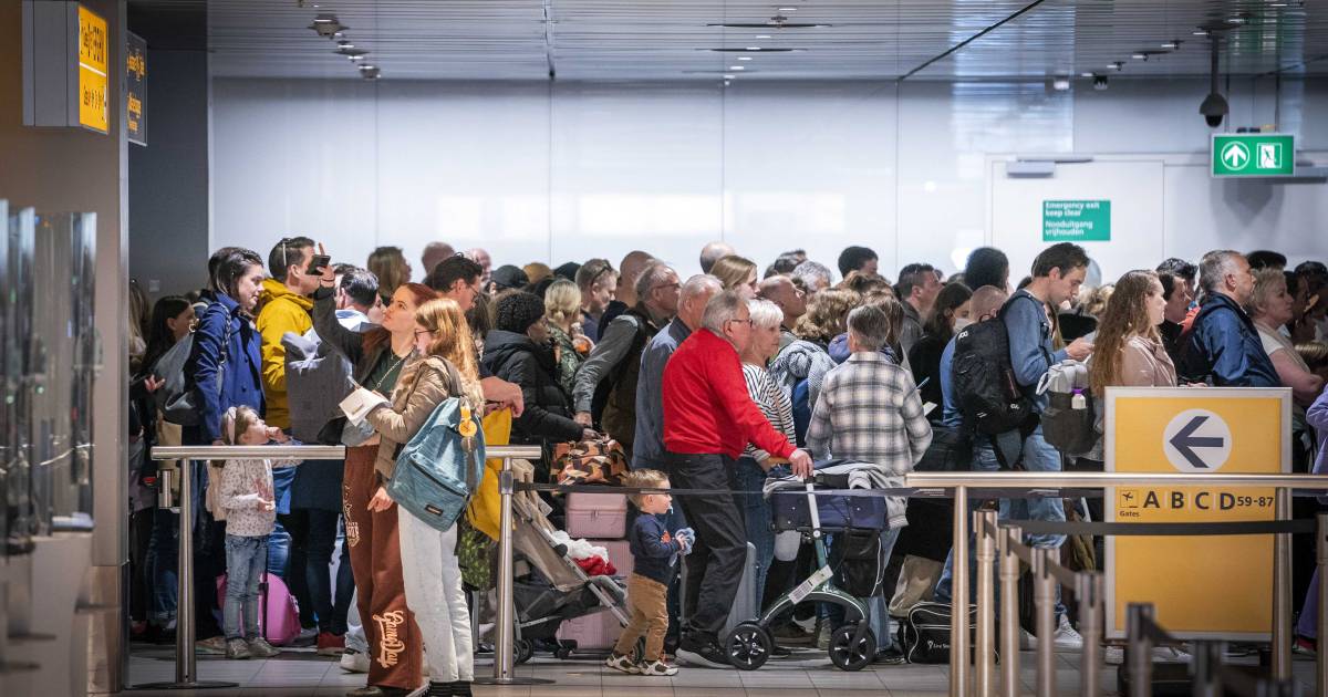 Extra crowds in Schiphol today too: 110 flights canceled due to wildcat strike |  the interior