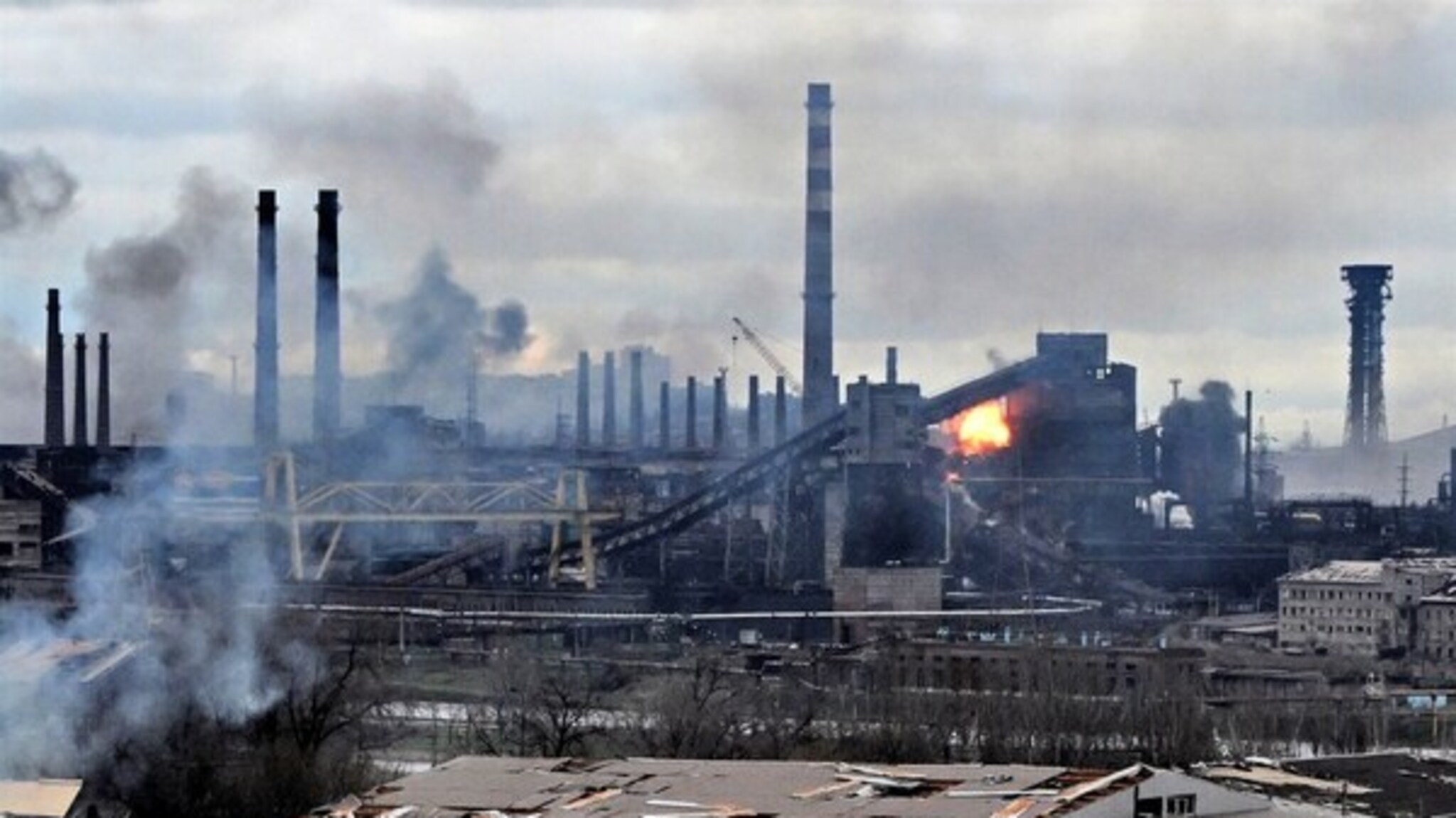 Russia continues to attack Mariupol steel plant despite Putin's promise