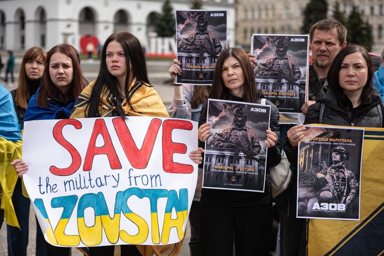 Demonstrations took place in Kyiv yesterday for a free withdrawal of the defenders of Mariupol.  Image Getty Images