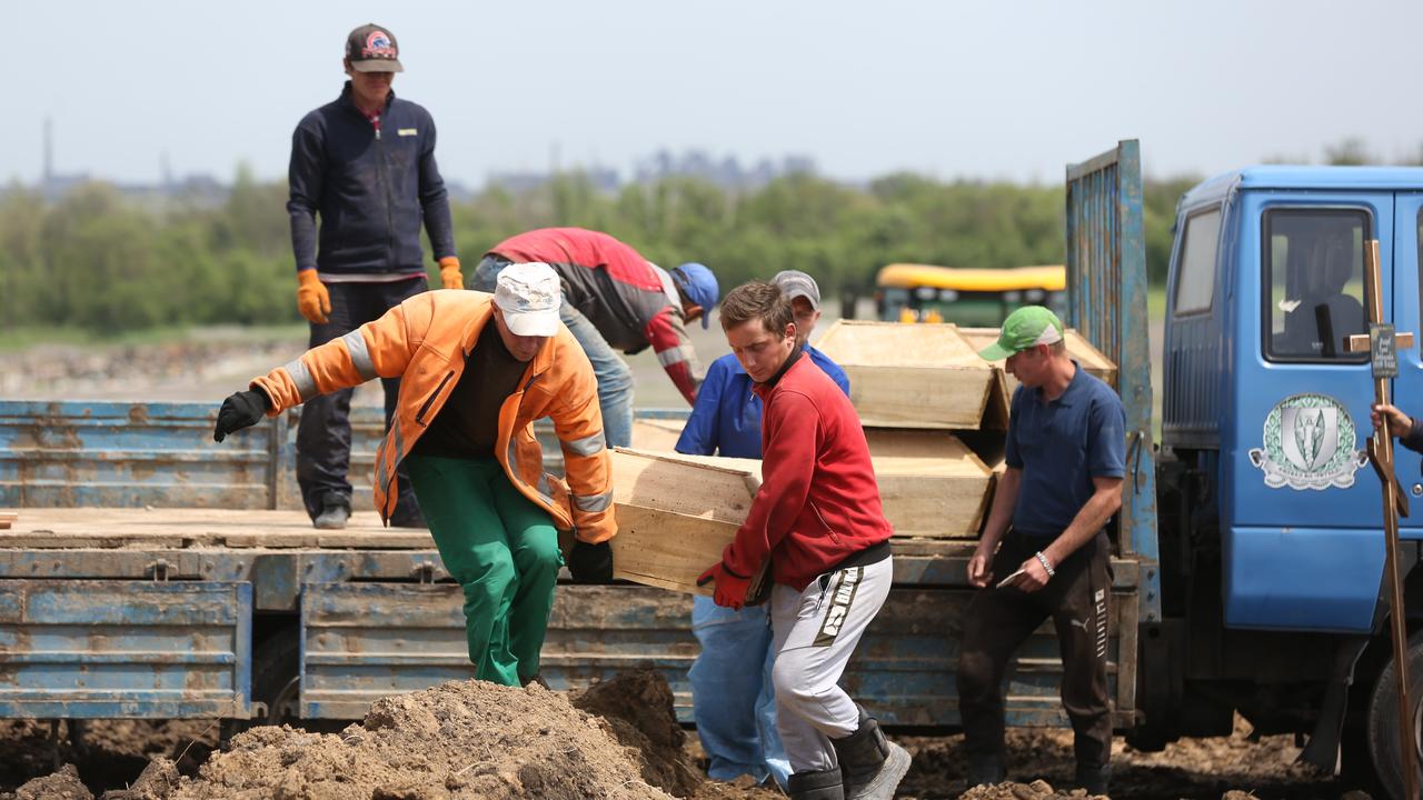 200 bodies found in Mariupol, Russians making some progress |  right Now
