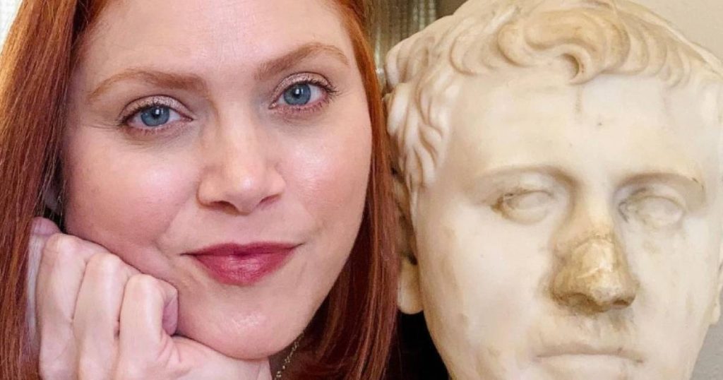 American buys 2,000-year-old Roman statue from thrift store 'casually' |  Instagram