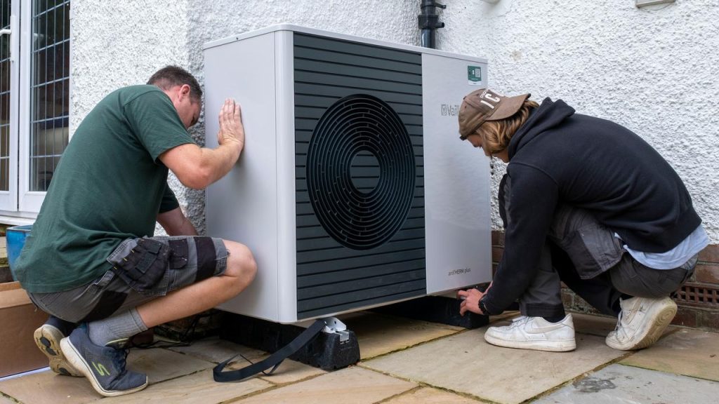 Hybrid heat pump mandatory from 2026 when central heating boiler replacement |  right Now