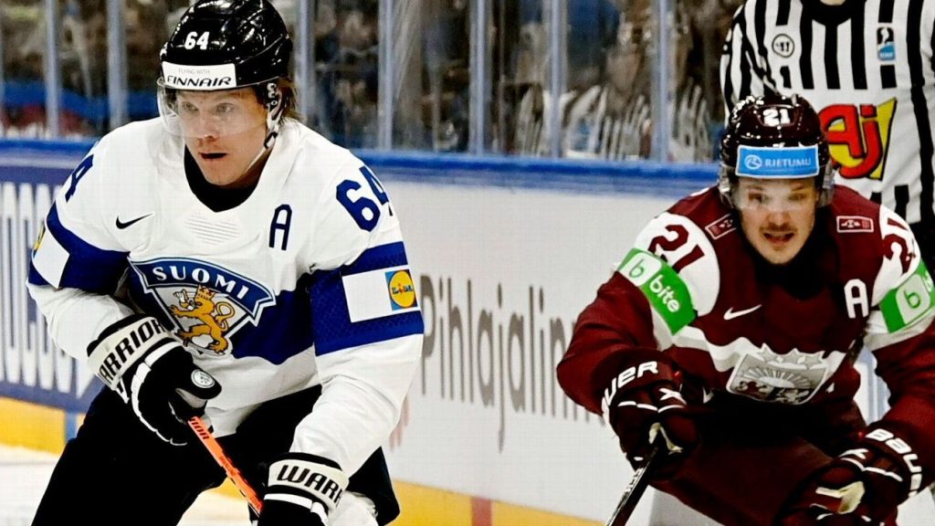Nashville Predators striker Mikael Granlund scored a late goal, helping Finland win their second game at the Ice Hockey World Championships