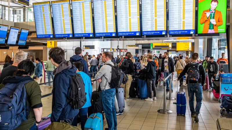 Schiphol: Apologies for the chaos, limiting the number of flights during busy periods