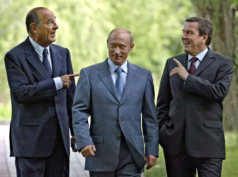 Former French President Jacques Chirac (left) and former Chancellor Gerhard Schroeder (right) with Russian President Putin during a 2004 outing in Sochi.  Environmental Protection Agency's photo