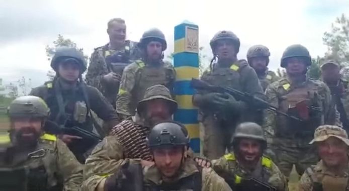 Ukrainian troops at a border point, reportedly in the Kharkov region.