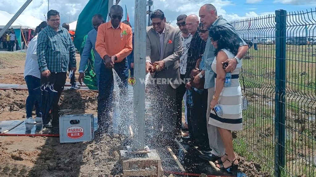 Opening Solar Farm te Clarapolder in district Nickerie