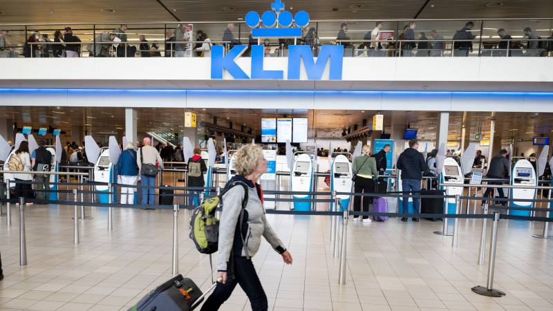 KLM cancels up to 50 flights per day on weekends in Whitsun