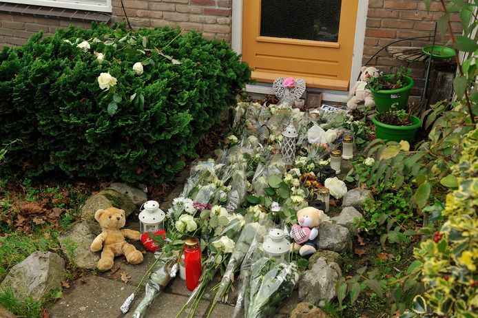 In 2015, residents of Hovelaken laid flowers, toys and candles at the home of the murdered Victoria Ritskina.