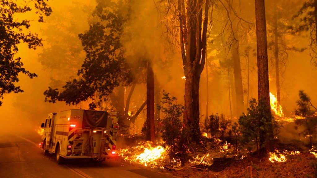 California wildfires continue to spread